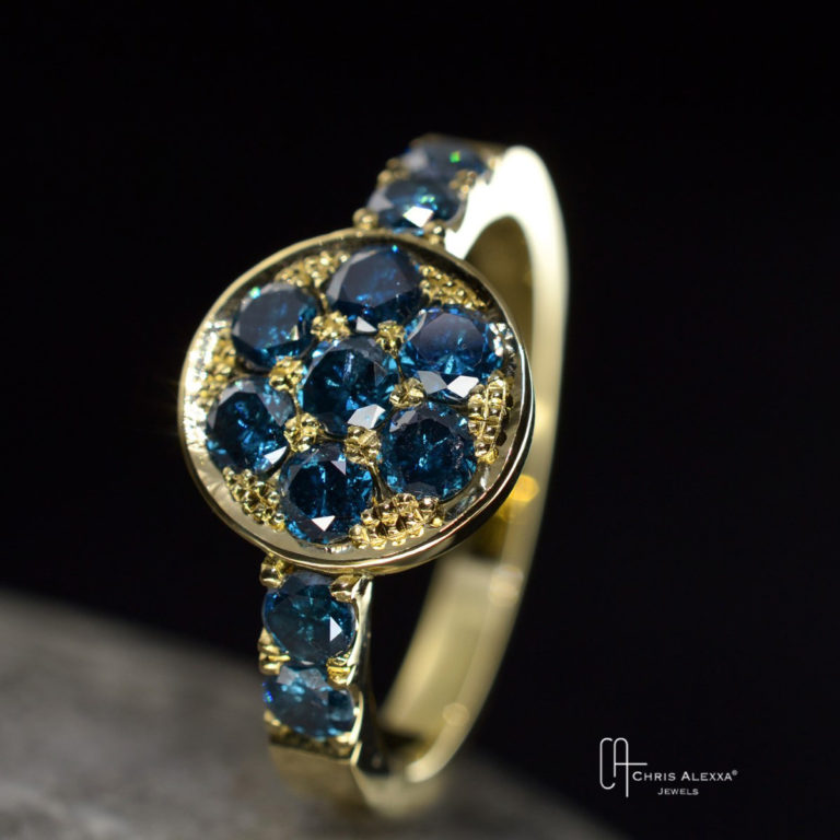 Bague or et diamants bleus en pavage