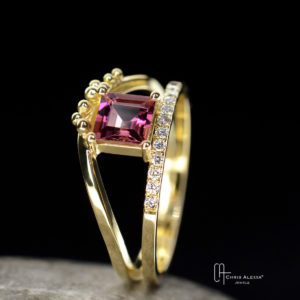 Bague saphir rose, diamants, or